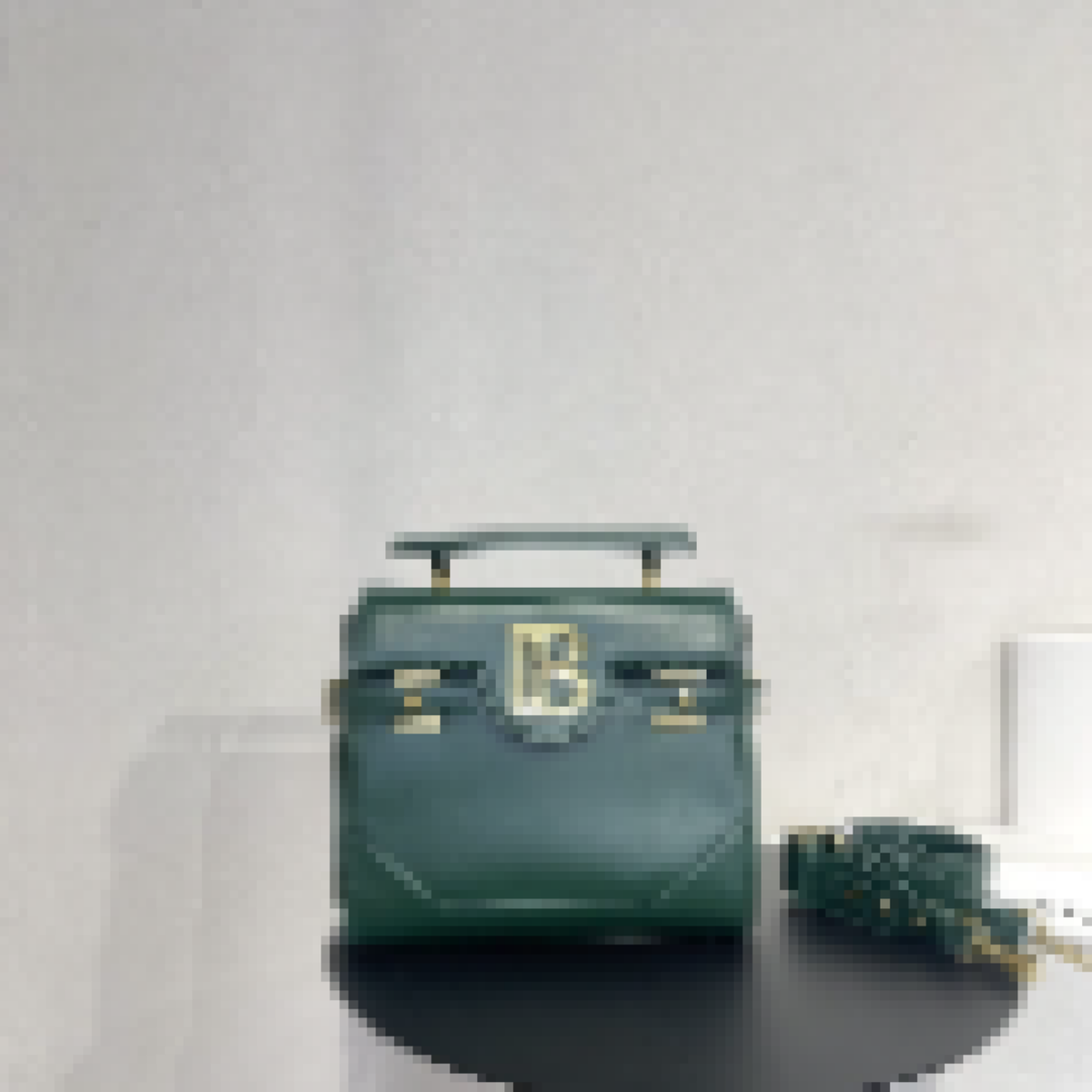 Premium Luxury Bag Stylish, Durable & Perfect for Any Occasion