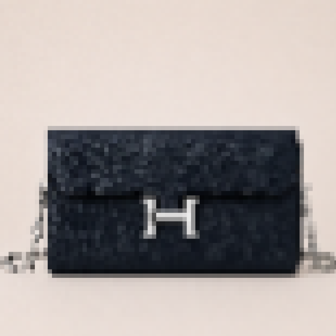 Compact Crossbody Wallet with Chain Strap for Everyday Use