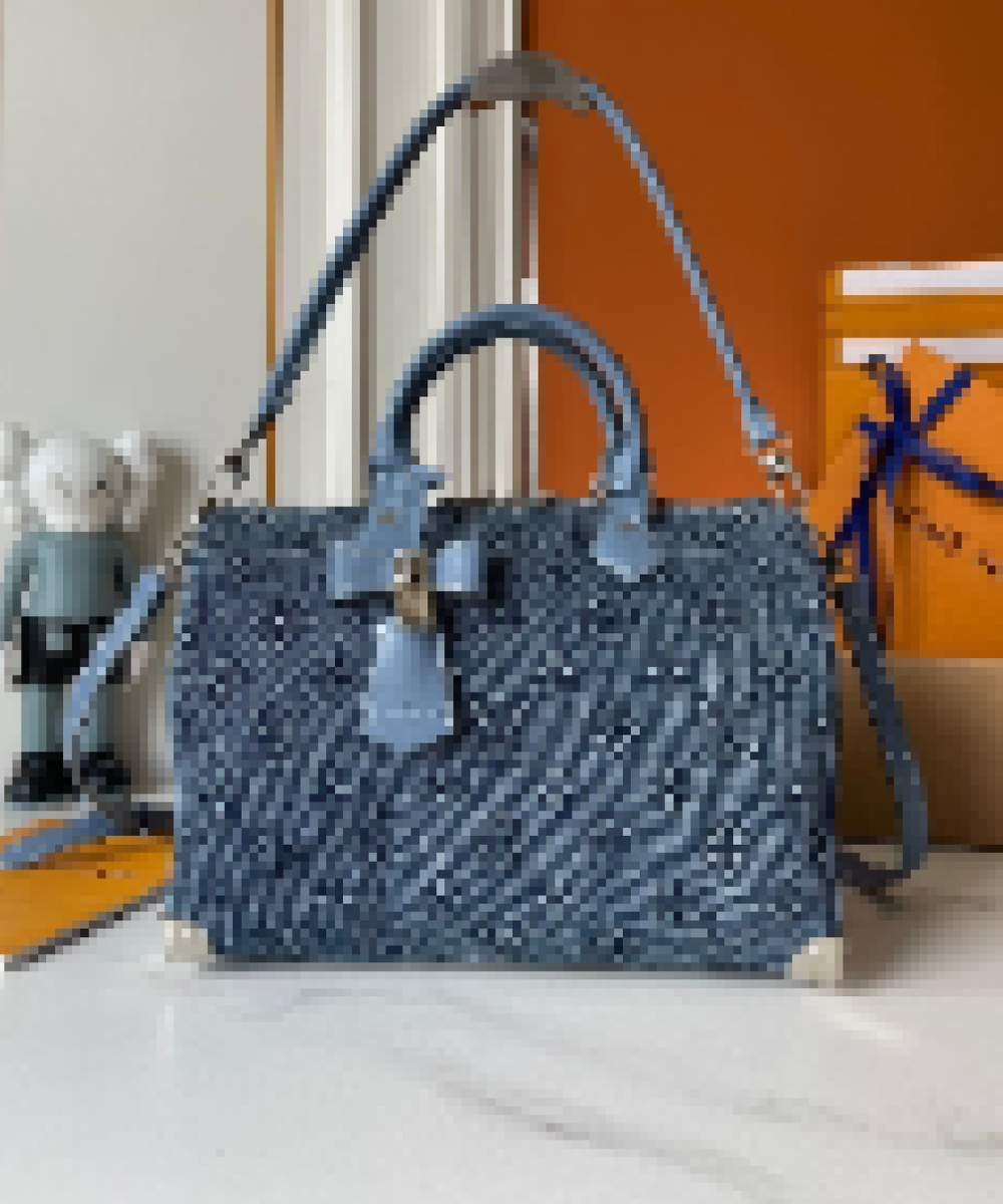 Premium Luxury Bag Stylish, Durable & Perfect for Any Occasion