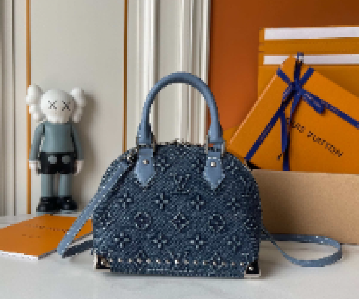 Premium Luxury Bag Stylish, Durable & Perfect for Any Occasion