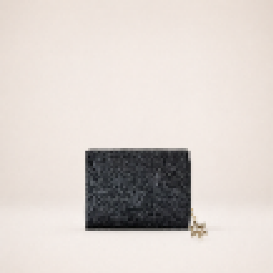 Compact Leather Zip Wallet – Elegant Everyday Card & Cash Holder
